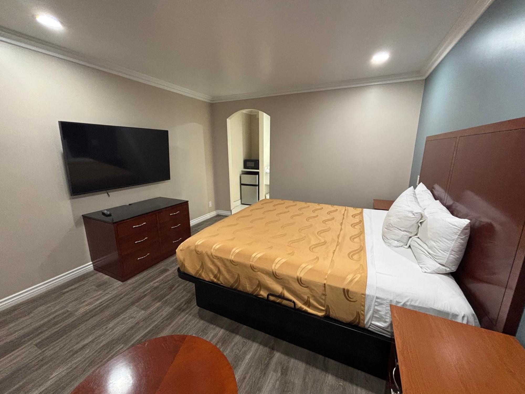 Economy Inn - Burbank Airport — Photos 2